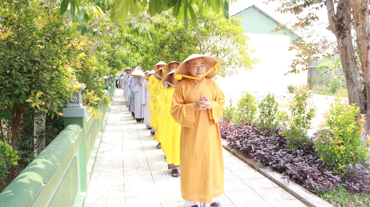 Thiền hành theo nhạc niệm Bồ Tát Quan Thế Âm