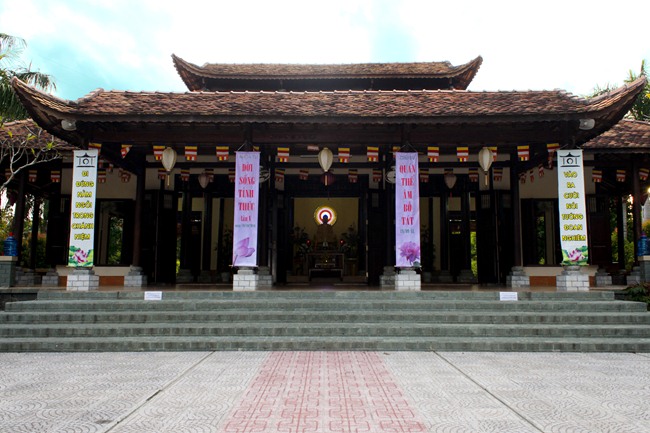 Chánh điện Thiền Thất Hương Vân