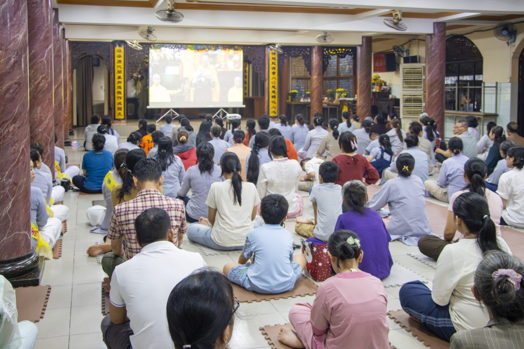 LẮNG ĐỌNG MÙA VU LAN – HOA HỒNG CÀI ÁO, TÌNH CHA NGHĨA MẸ (10)