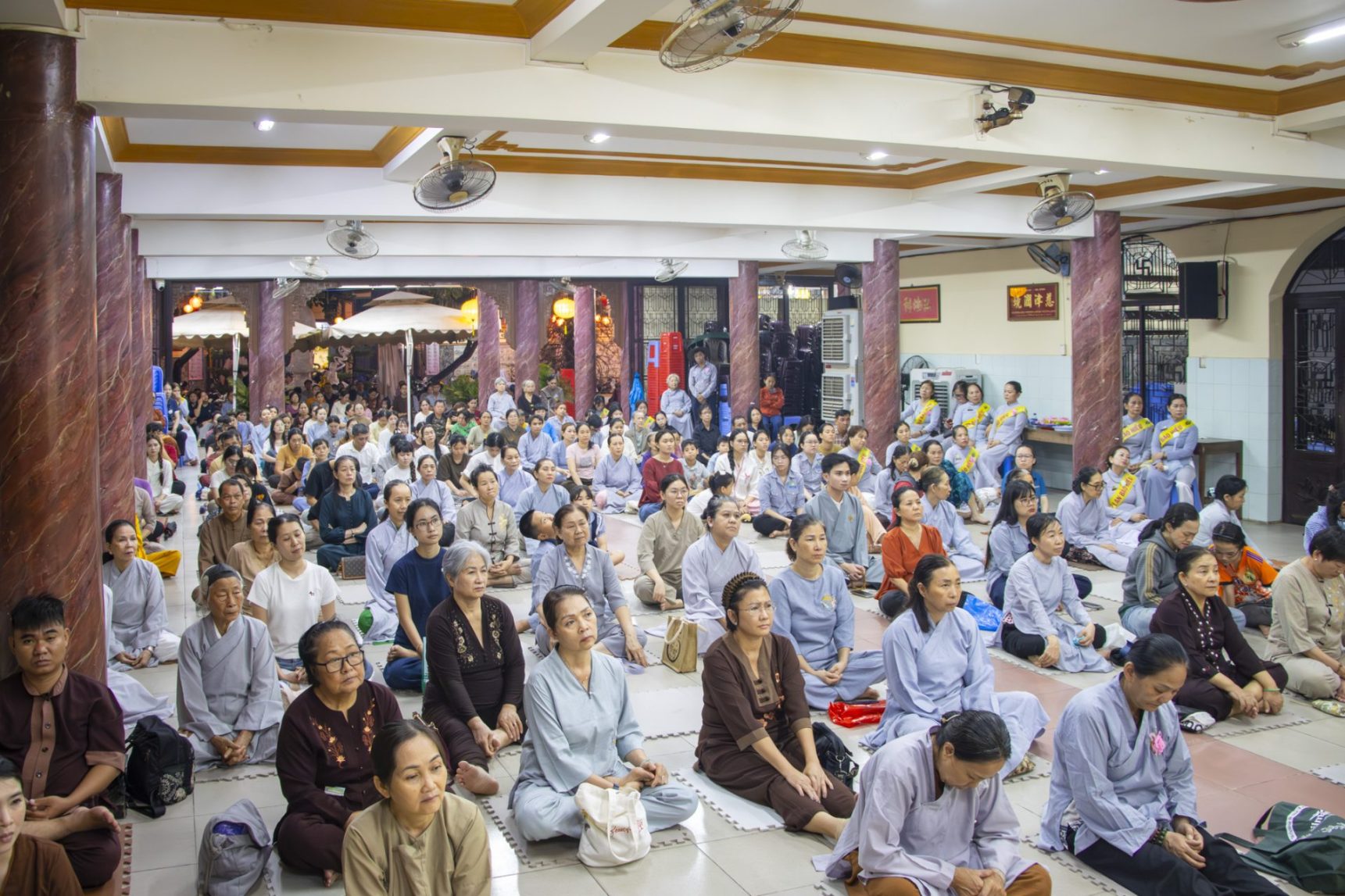 LẮNG ĐỌNG MÙA VU LAN – HOA HỒNG CÀI ÁO, TÌNH CHA NGHĨA MẸ (14)