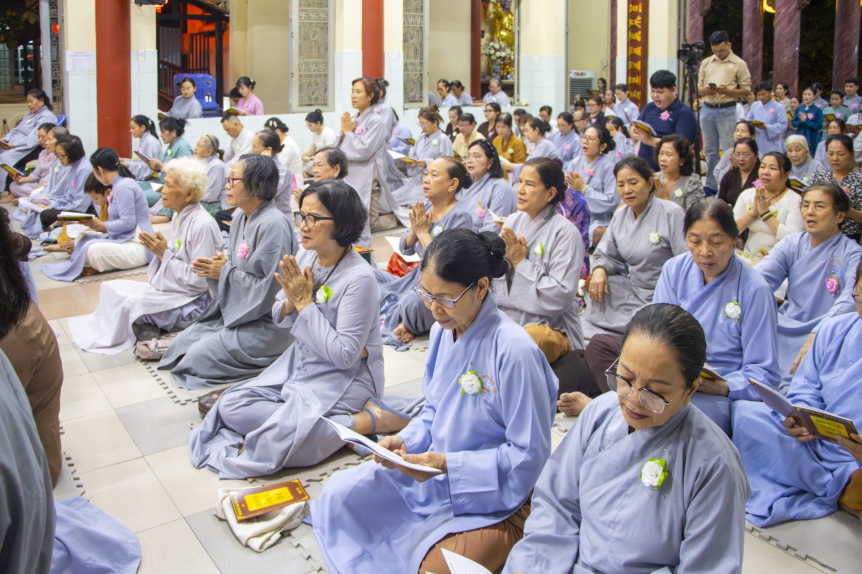 LẮNG ĐỌNG MÙA VU LAN – HOA HỒNG CÀI ÁO, TÌNH CHA NGHĨA MẸ (34)