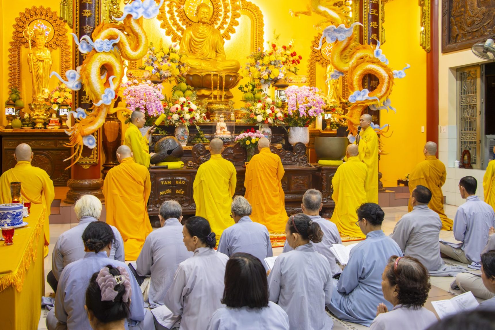 LẮNG ĐỌNG MÙA VU LAN – HOA HỒNG CÀI ÁO, TÌNH CHA NGHĨA MẸ (35)